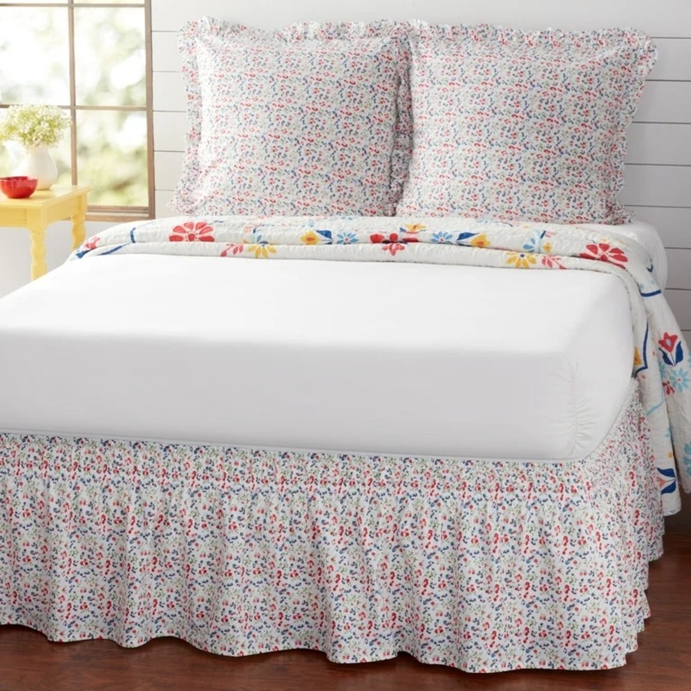 🩷 New With Tags The Pioneer Woman Bedding Set - 2 Shams & Dust Ruffle - Picture 5 of 10